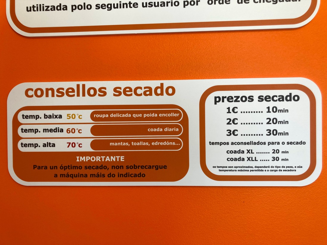 Cartel de consejos y precios de secado en la lavandería